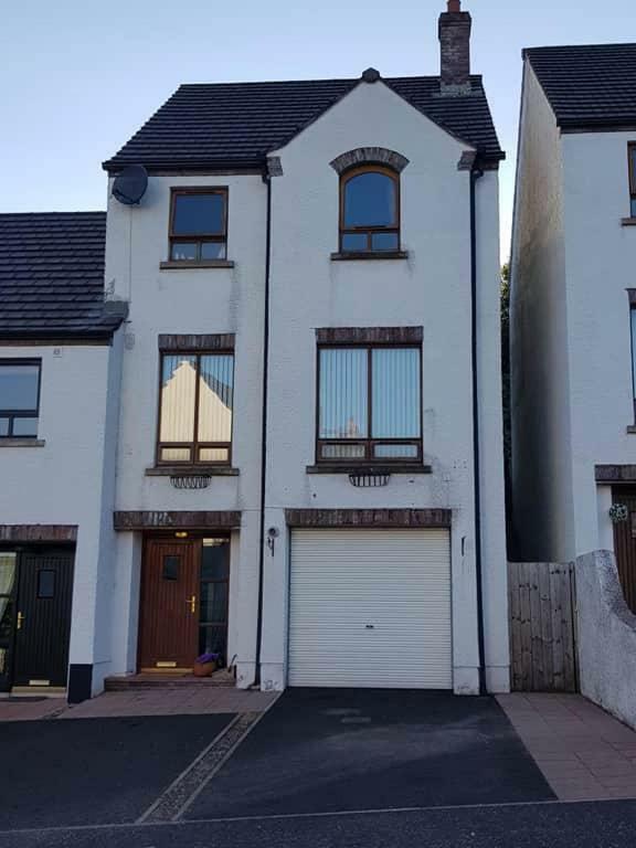 Villa Spire View Townhouse à Ballycastle Extérieur photo